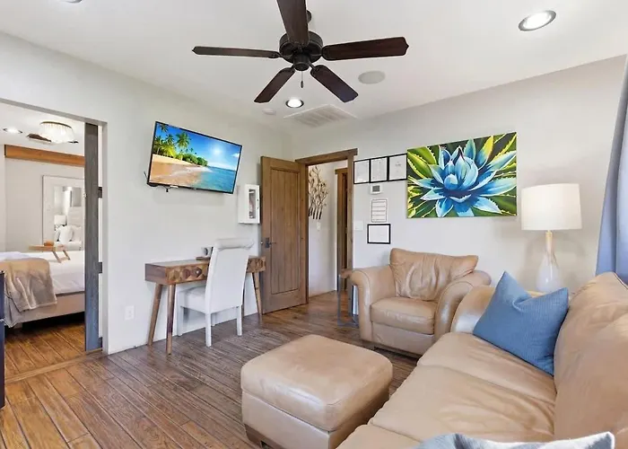 Petite - In Old Town - Near Entertainment District Holiday home Scottsdale
