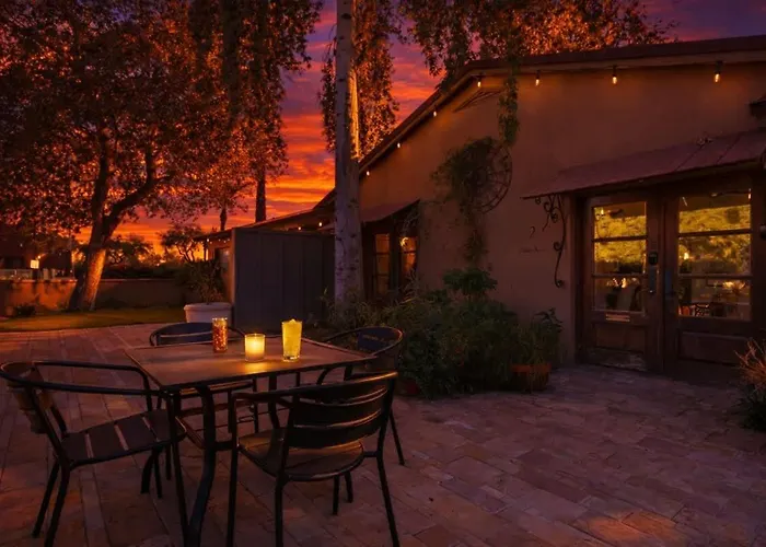 Petite - In Old Town - Near Entertainment District *